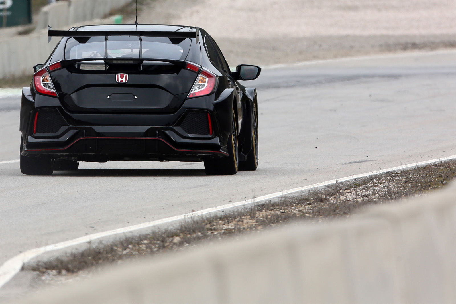 The New Honda Civic Type R BTCC Car Looks Predictably Mean