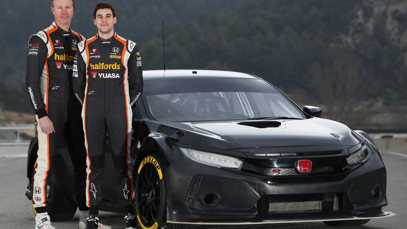 The New Honda Civic Type R BTCC Car Looks Predictably Mean