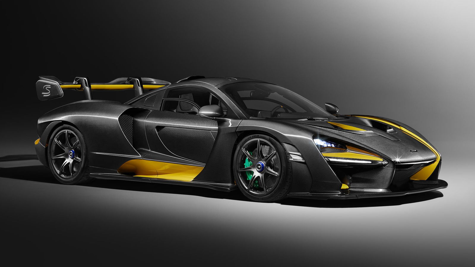 Gorge Yourself On This Stunning Carbon-Clothed McLaren Senna