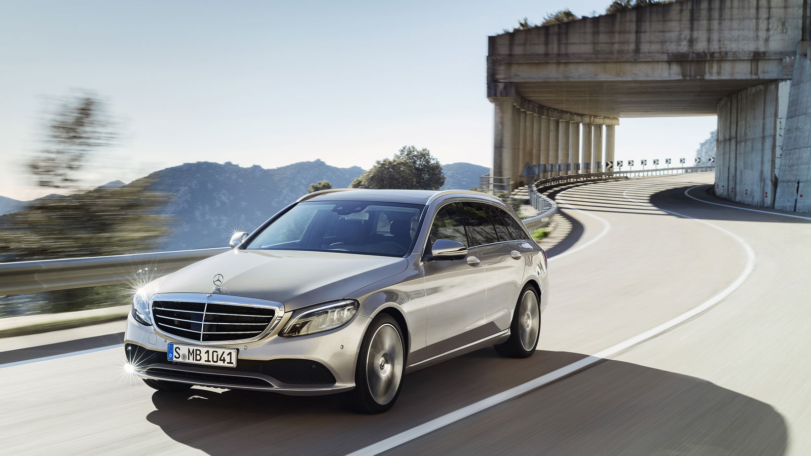 The Facelifted Mercedes C-Class Has A Space-Age Options List