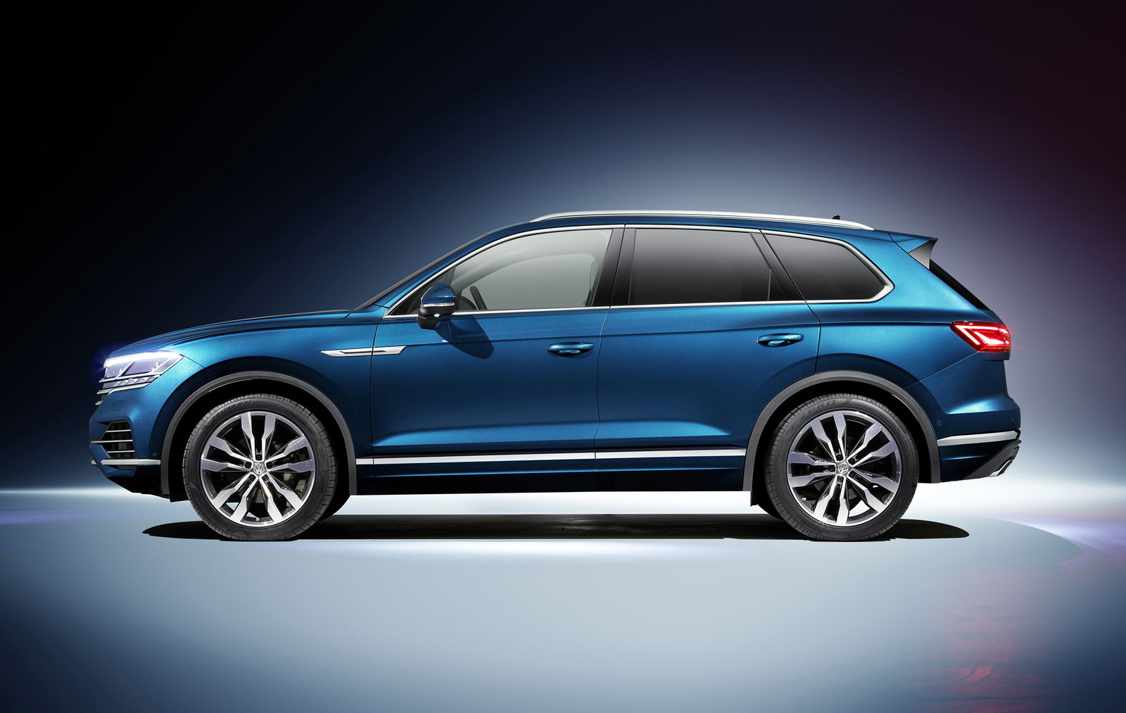 Behold The New, Lighter Volkswagen Touareg And Its Epic Screen
