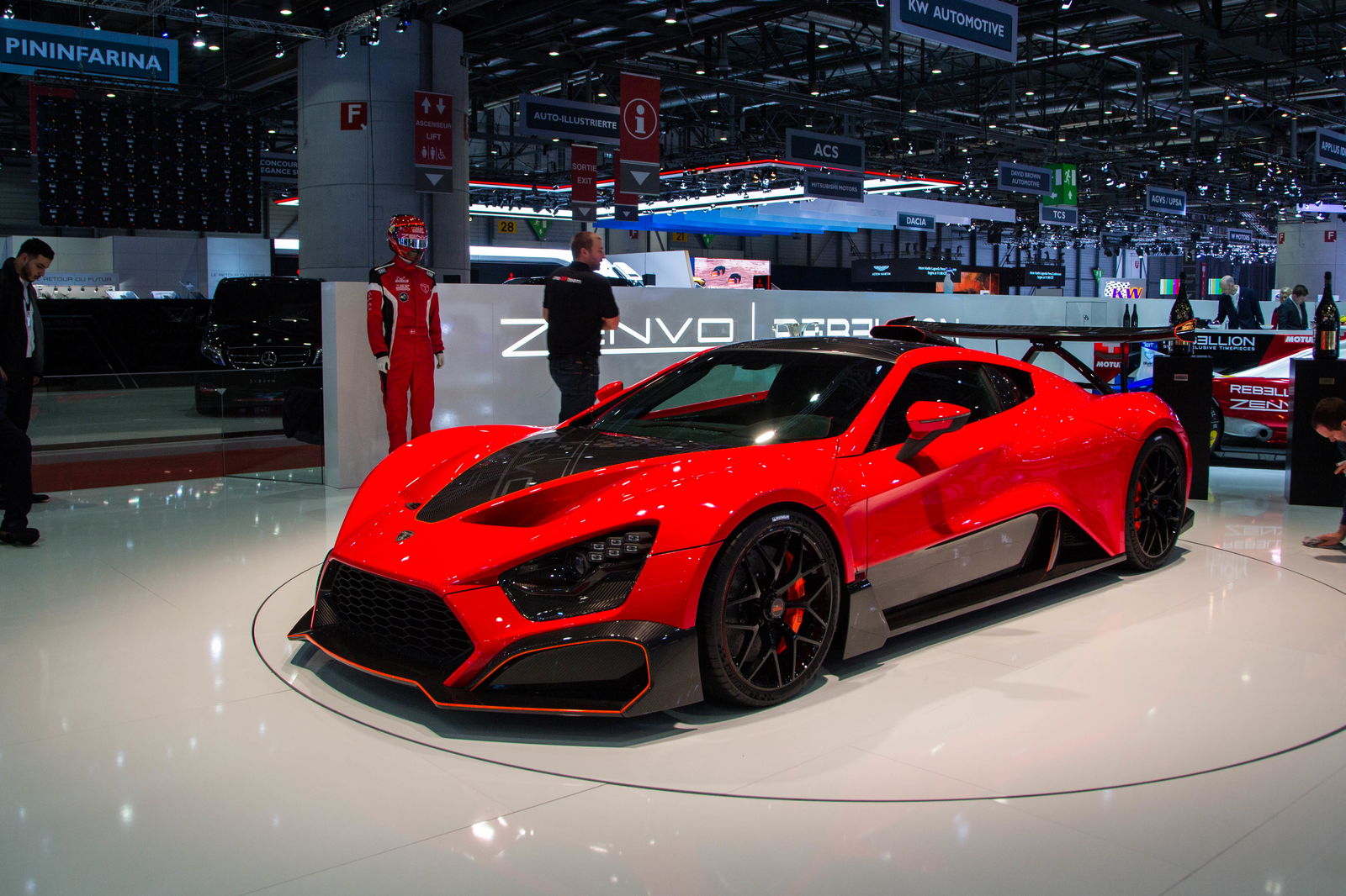 The Lagonda Vision Concept Previews An Indulgent Electric Future