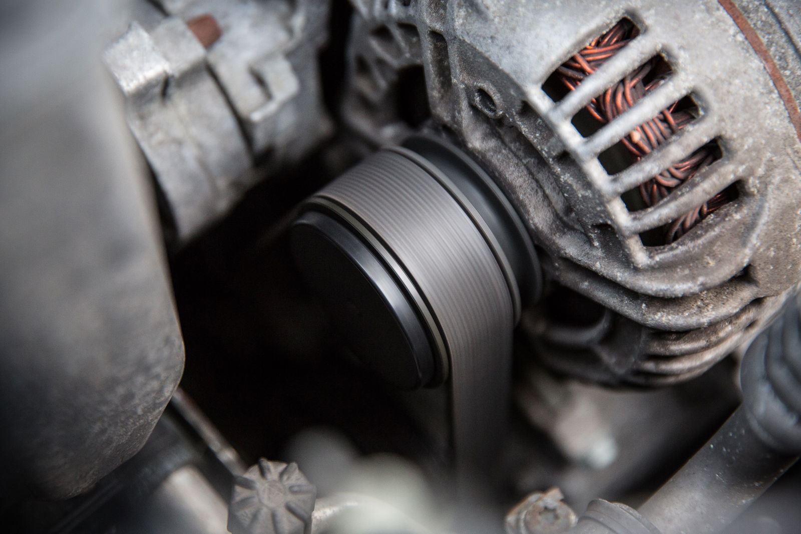 Yes, I know it's the alternator belt, but it's a lot easier to photograph than the cambelt...