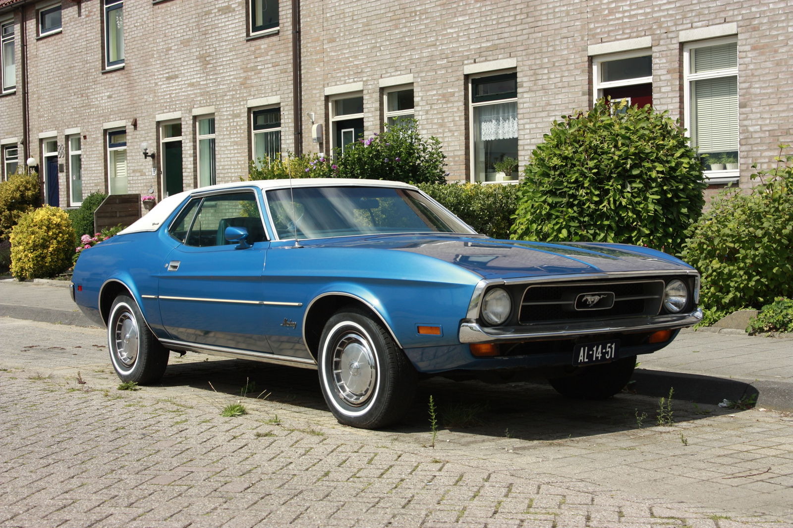 A 1971-1973 Mustang Grande