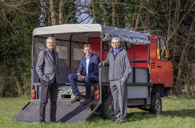 Professor Gordon Murray (GMD), Huibert Vigeveno (Executive Vice President, Shell Global Commercial), and Sir Torquil Norman (GVT)