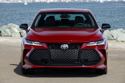 Toyota's Giant-Grilled Avalon Is Yours For $35,500 And Up