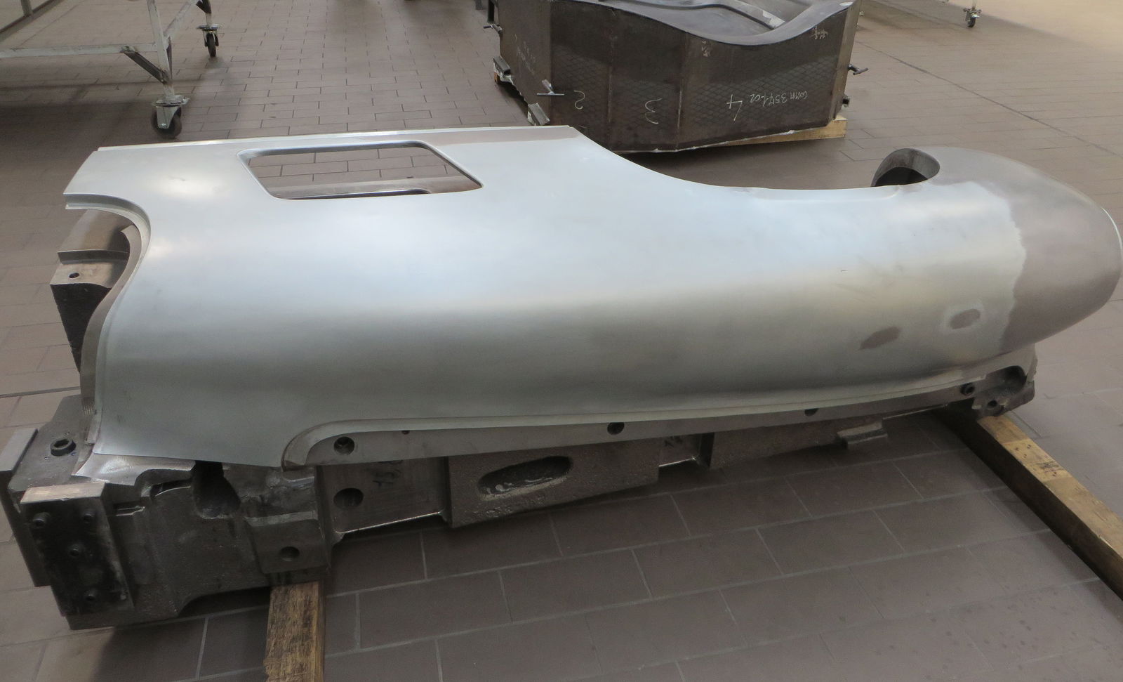 Mercedes Now Sells Brand New 300SL Gullwing Body Parts