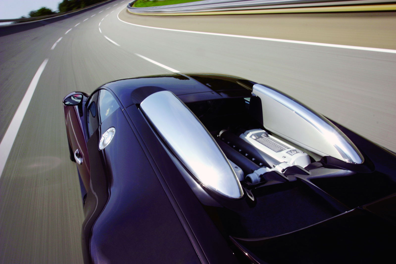 Here’s What It’s Like To Crash A Bugatti Veyron At 245mph