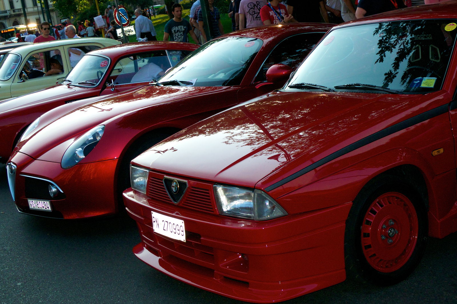 By Axis of Oversteer (Flickr: Alfa Romeo 75 Turbo Evoluzione), via Wikimedia Commons