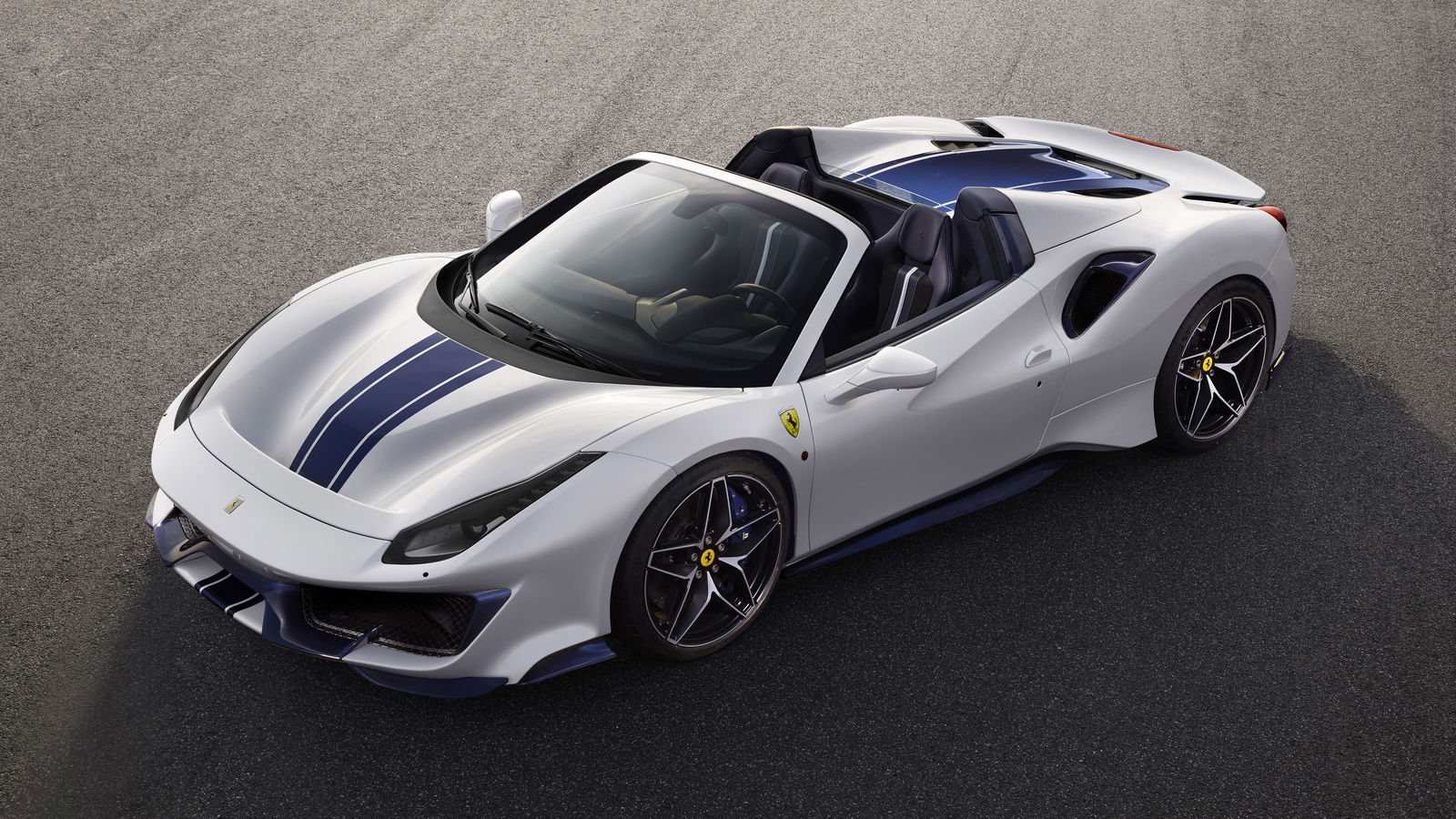 This Is Ferrari's Stunning 710bhp, 211mph 488 Pista Spider