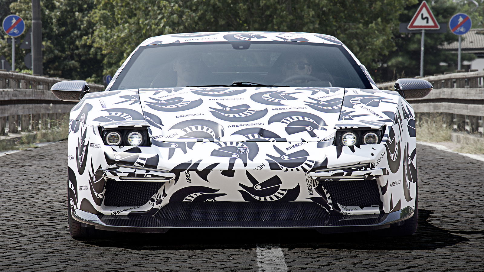All Hail The Ares Panther’s Pop-Up Headlights - And 641bhp V10
