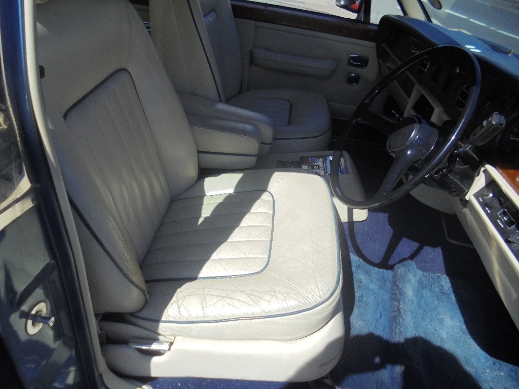 This 6.75-litre Silver Spirit Is A Proper Way To Buy A Budget Rolls-Royce