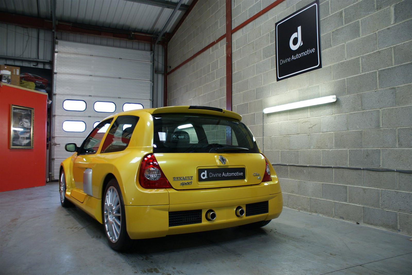 We Live In A World Where A Near-£70,000 Renault Clio V6 Exists
