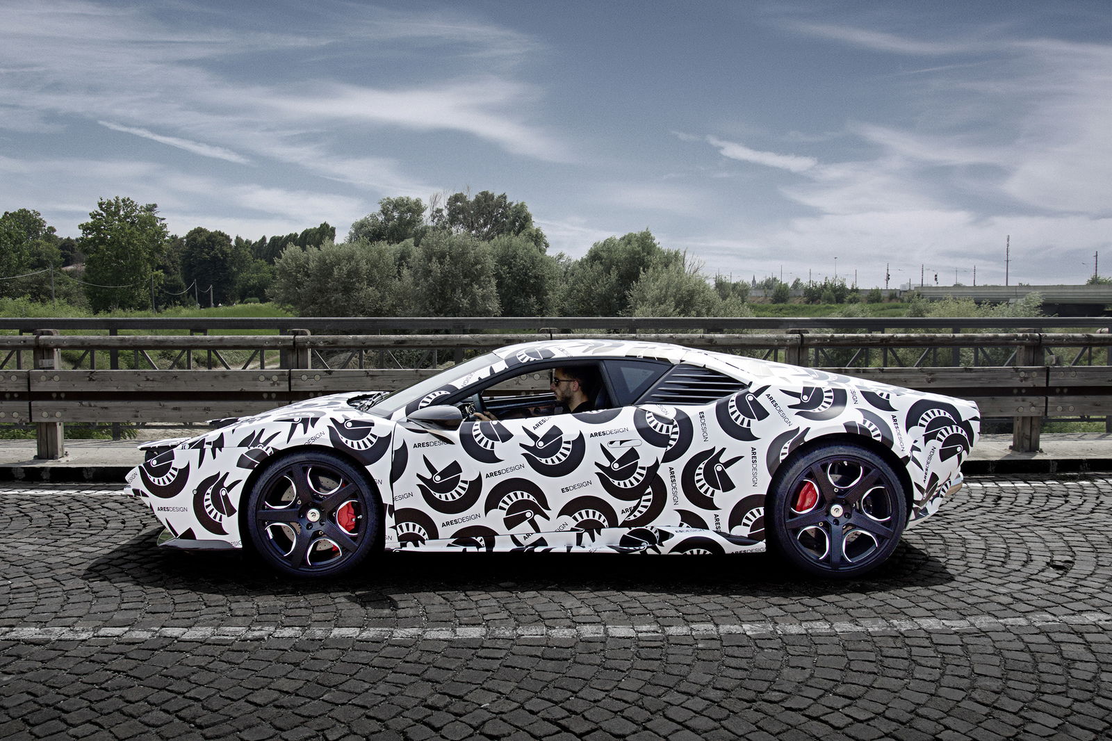 All Hail The Ares Panther’s Pop-Up Headlights - And 641bhp V10