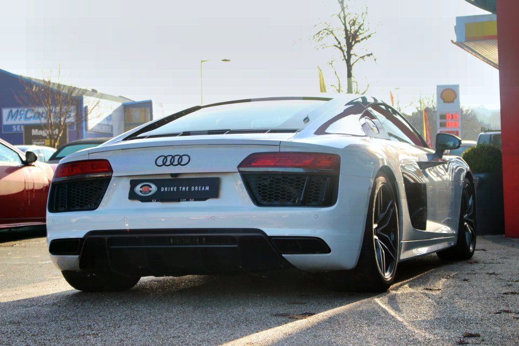 An Early MkII Audi R8 Is Like A Huracan But With £55,000 Change