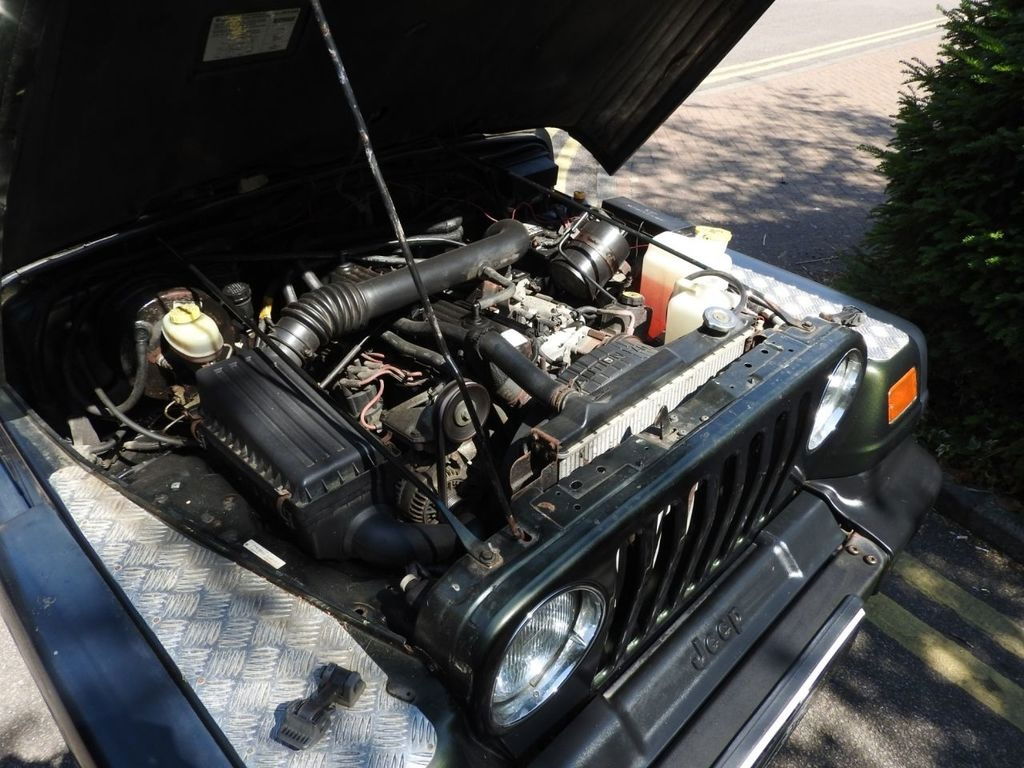 A £4500 Jeep Wrangler Will Take You Anywhere If Rust Doesn’t Kill It First