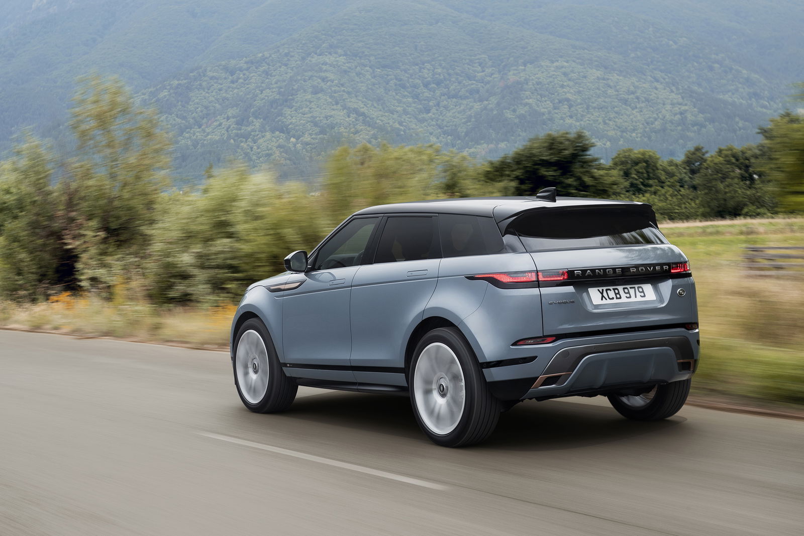 This Is The All-New Range Rover Evoque And It Will Off-Road
