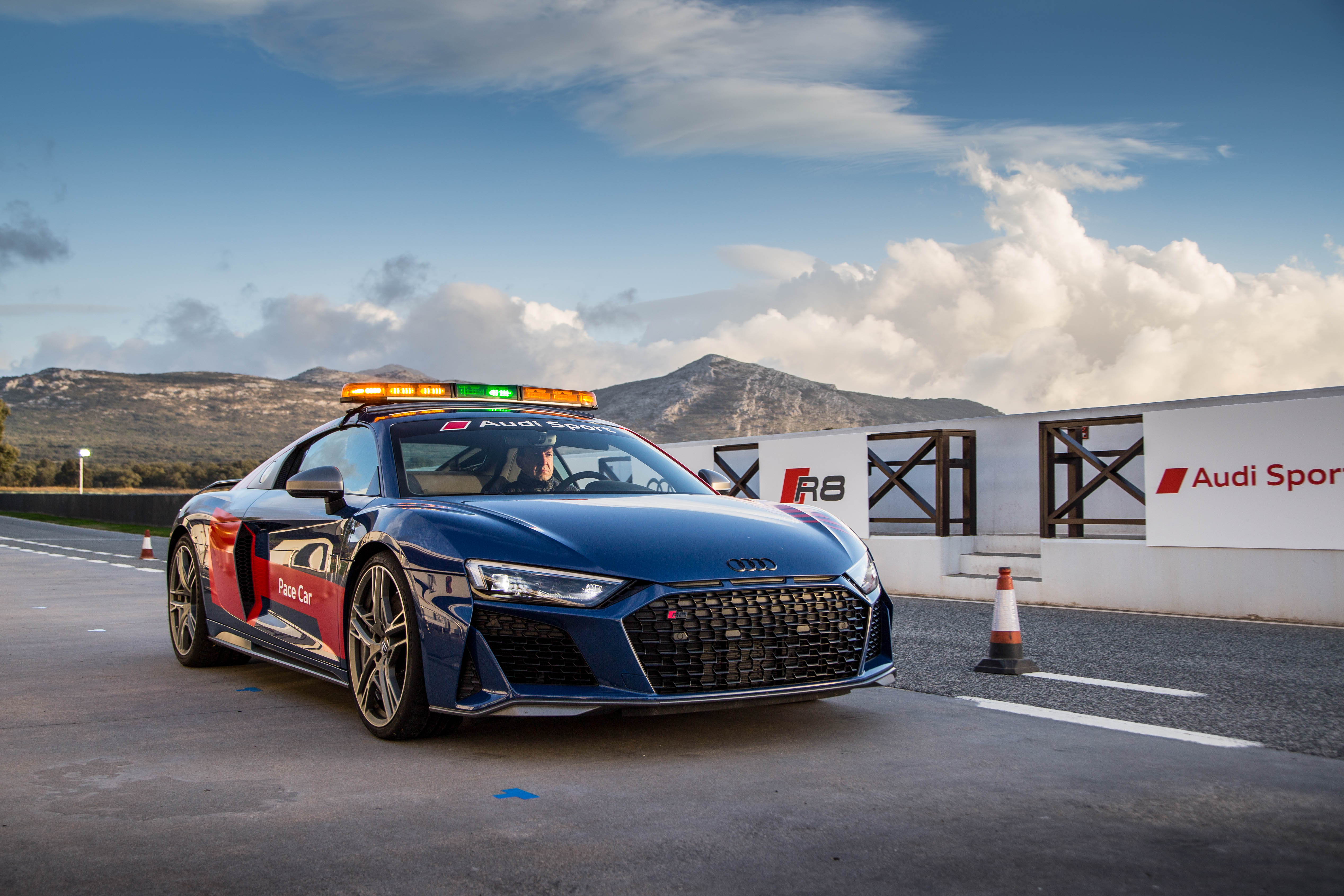 25 Car Pics That Are Amazing Wallpaper Material