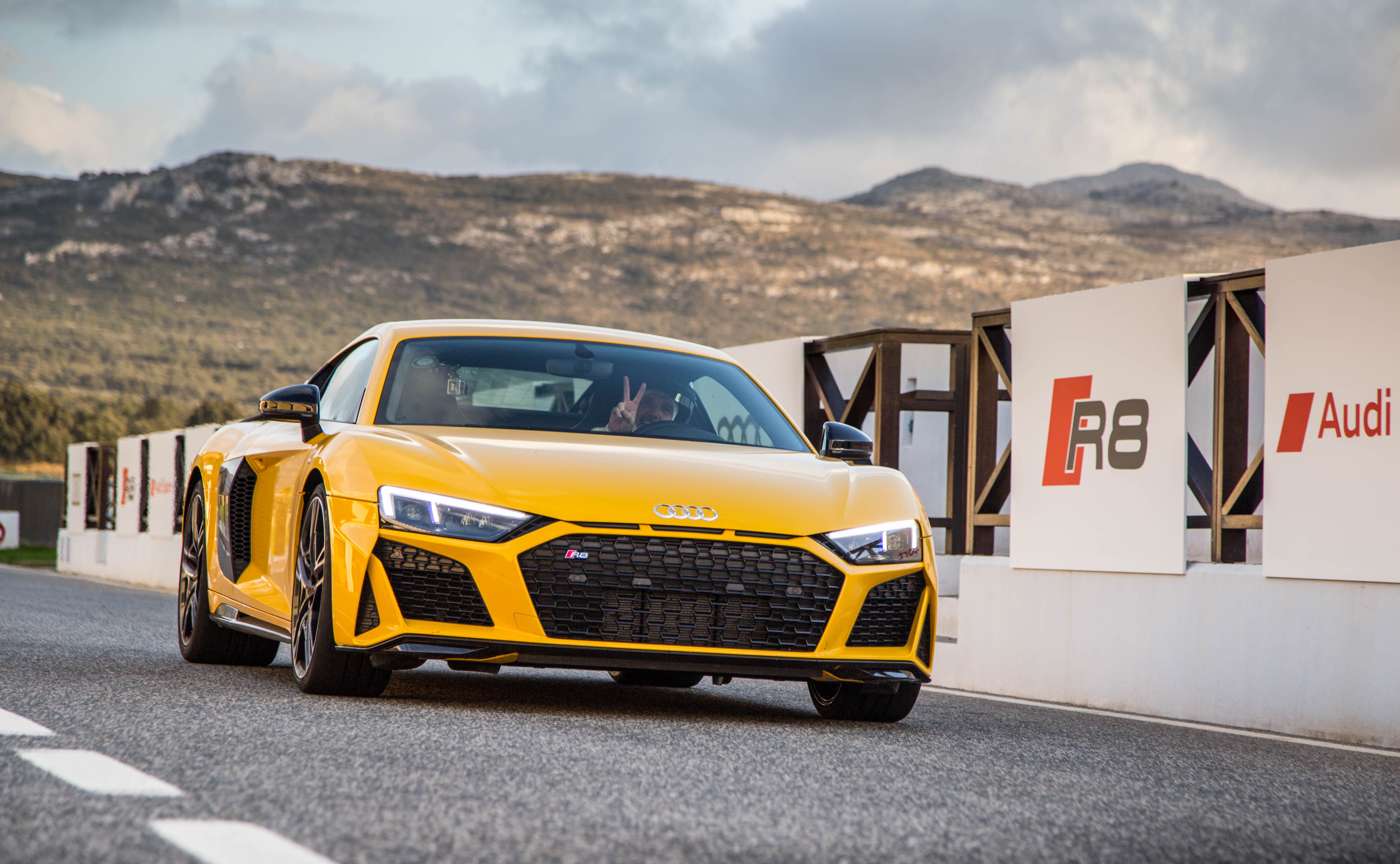 25 Car Pics That Are Amazing Wallpaper Material