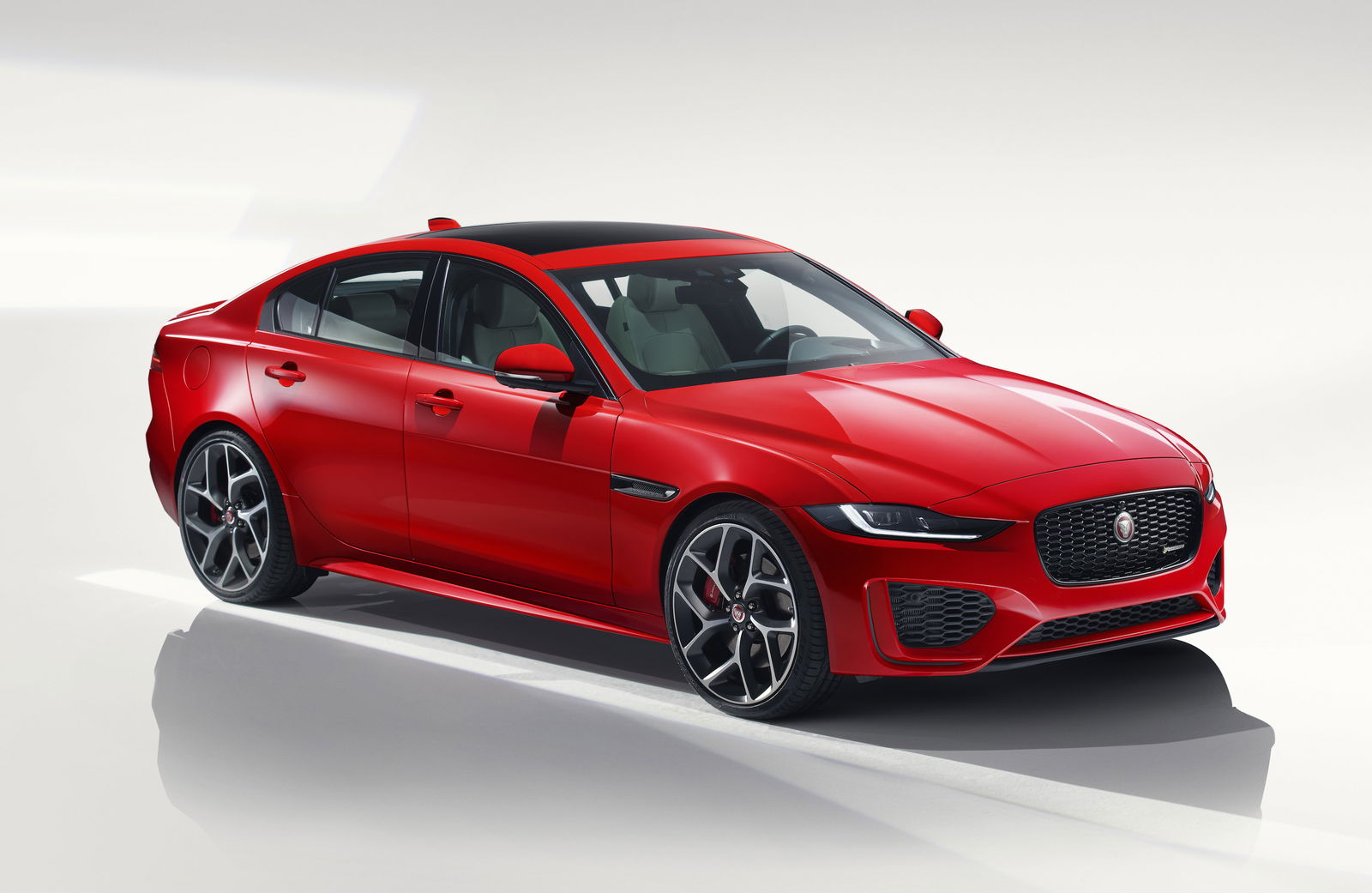 F1-Inspired Alfa Romeo Racing Giulia And Stelvio Quadrifoglio Models Revealed