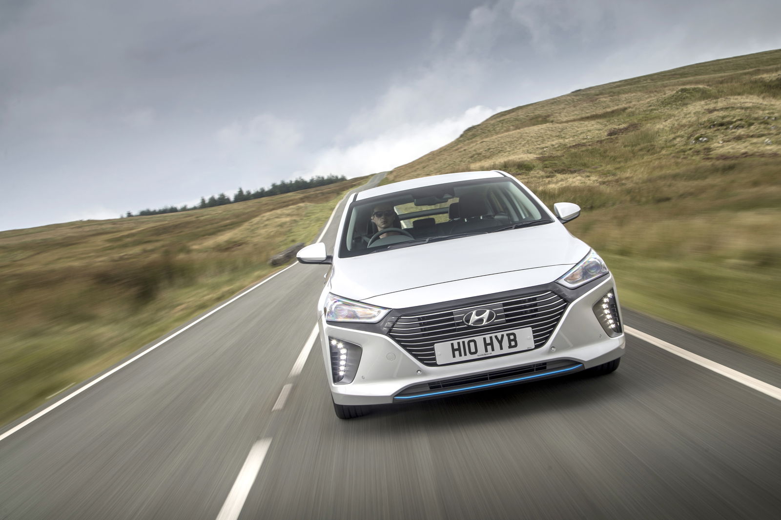 The Hybrid Car Is Already Dying And Here's Why It Makes Us Happy