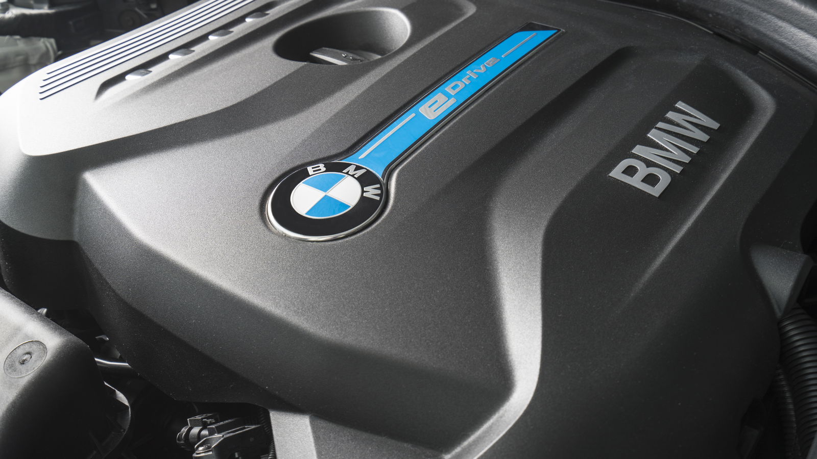 The Hybrid Car Is Already Dying And Here's Why It Makes Us Happy