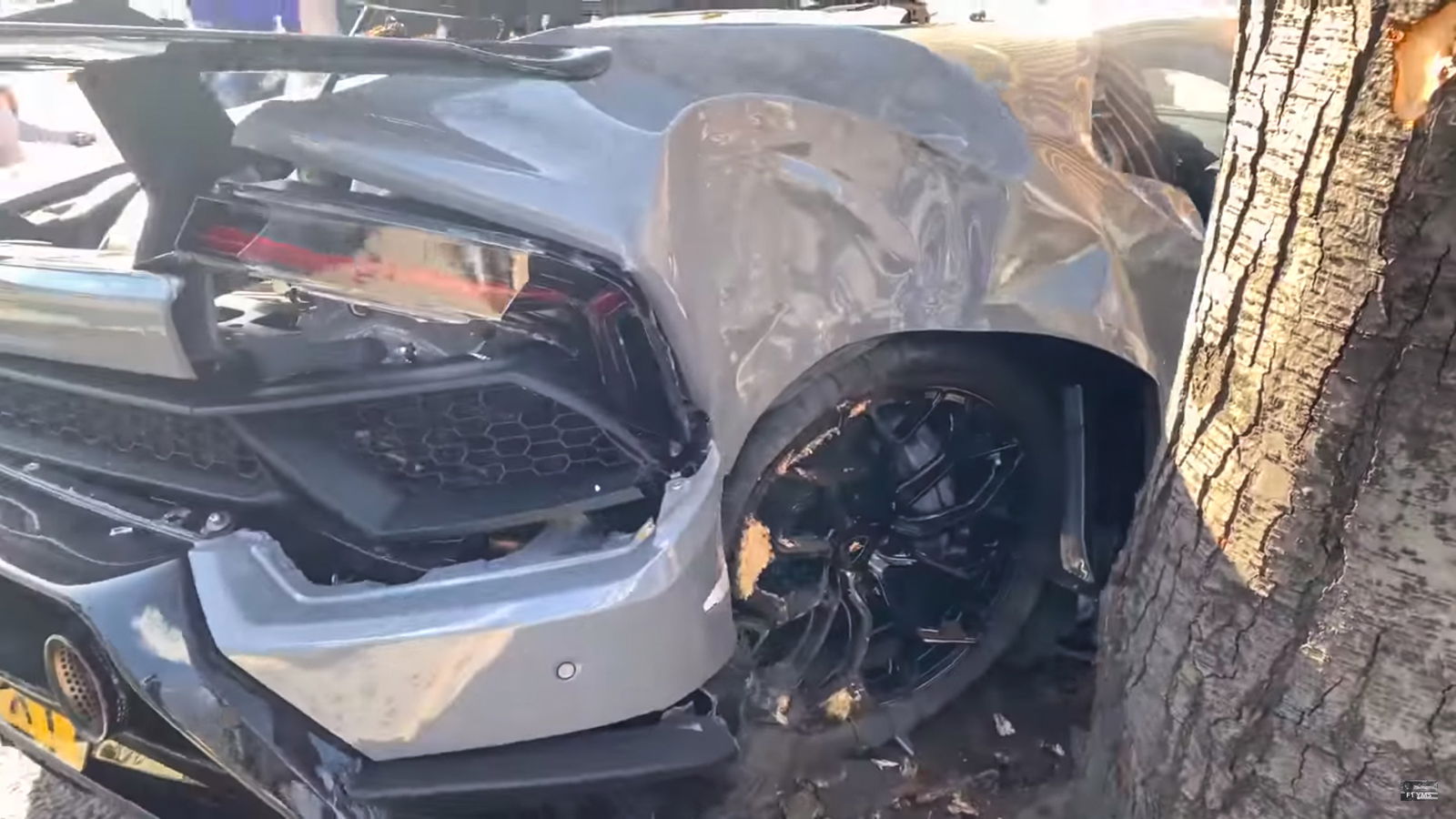 A Huracan Performante Has Been Badly Binned At A Supercar Meet
