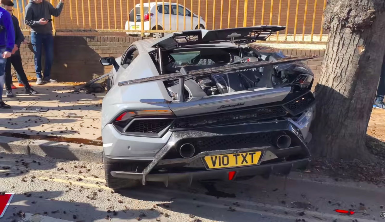 A Huracan Performante Has Been Badly Binned At A Supercar Meet