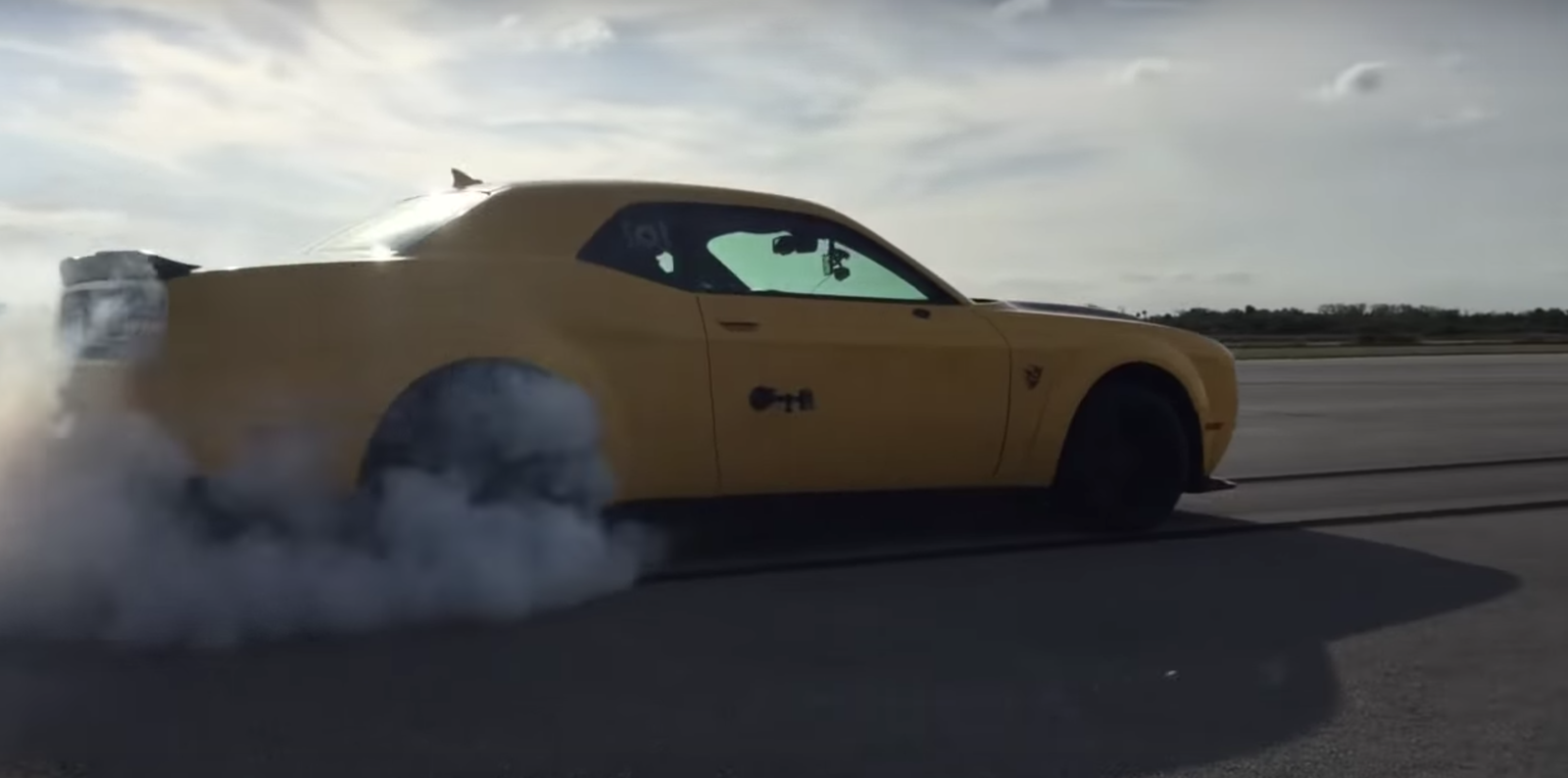 Here's A Dodge Challenger Demon Reaching A Record-Breaking 211mph
