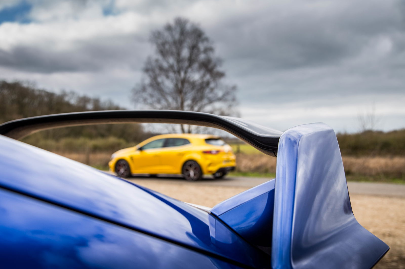 Negative lift was increased over the FK8's predecessor, the FK2, but rivals like the Megane RS Trophy do without big wings