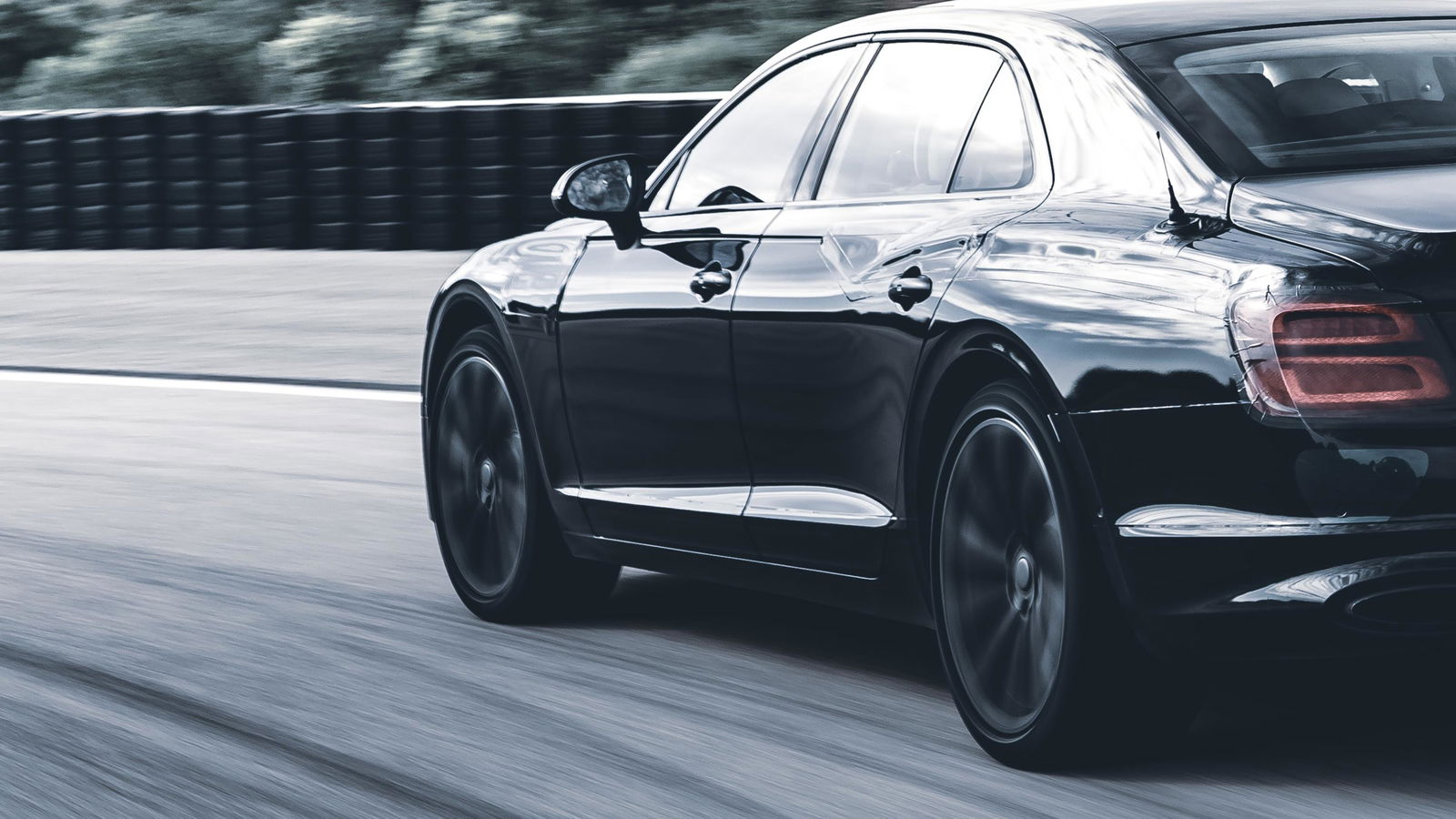 The New Bentley Flying Spur Is RWD (Most Of The Time)