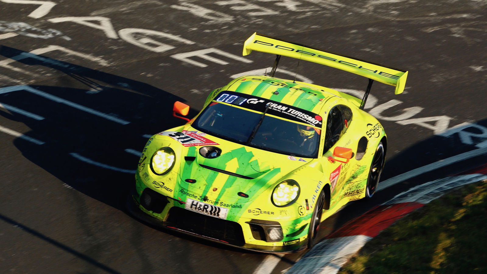 Watch An N24 Racer Overtake On The Grass At 170mph