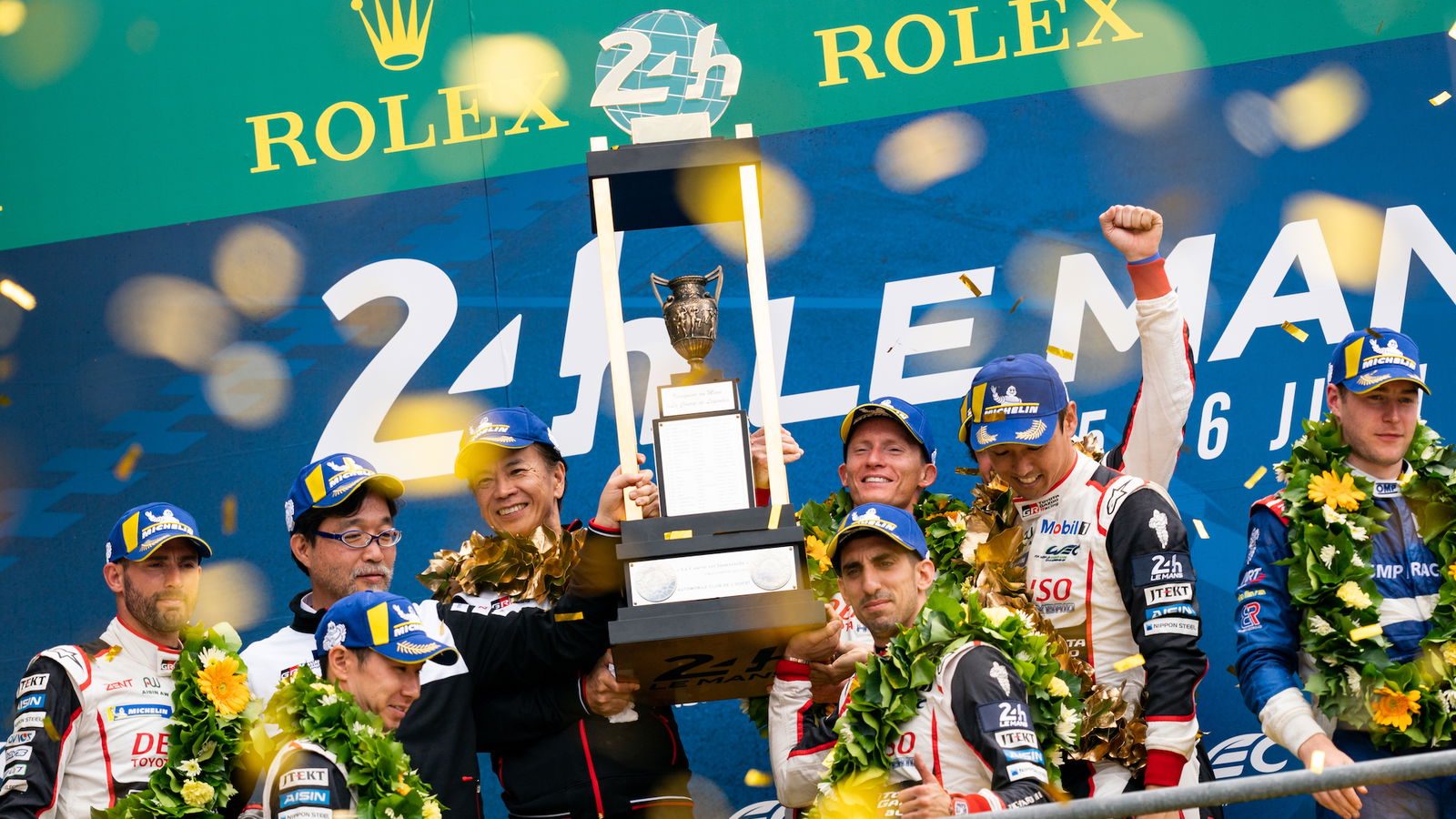 Le Mans Leaders Lost The Race In The Last Hour Because The Team Changed The Wrong Tyre