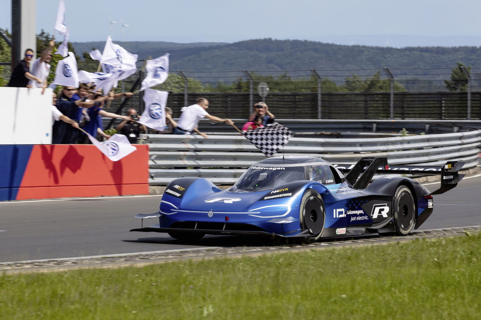 The New BMW M8 Competition Accelerates As Fast As A McLaren 570S