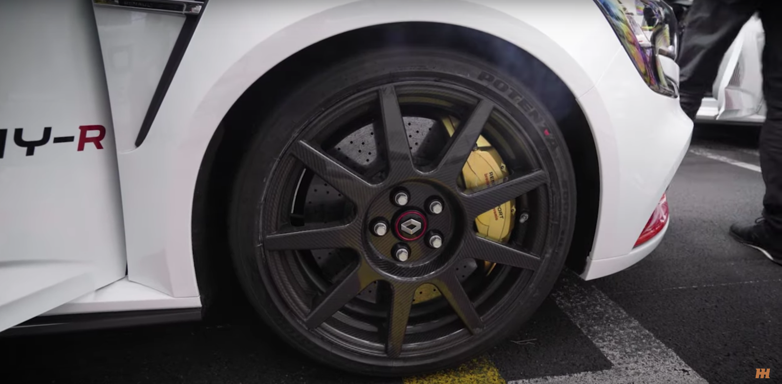The massive carbon ceramic brakes cool down after a few laps with Ricciardo