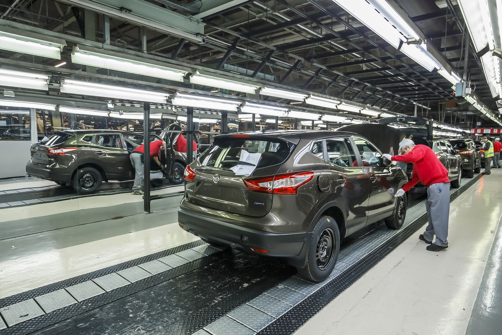 Nissan Is To Cut 12,500 Jobs Around The World