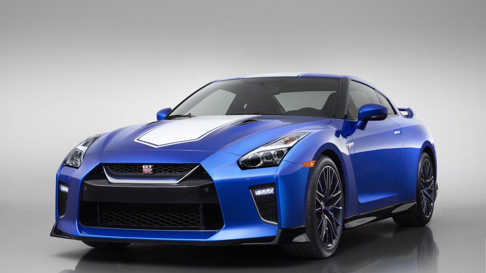 50th Anniversary Nissan GT-R Will Set You Back £93k, 50th 370Z Is £39k