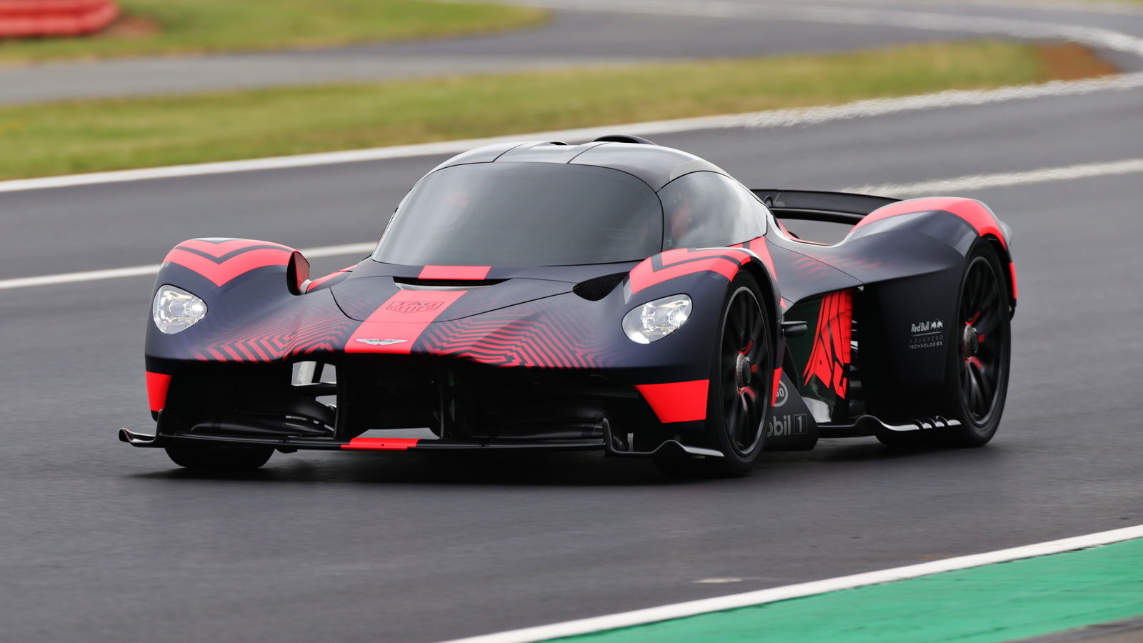 We Can Finally Hear The Aston Martin Valkyrie's N/A V12 Used In Anger