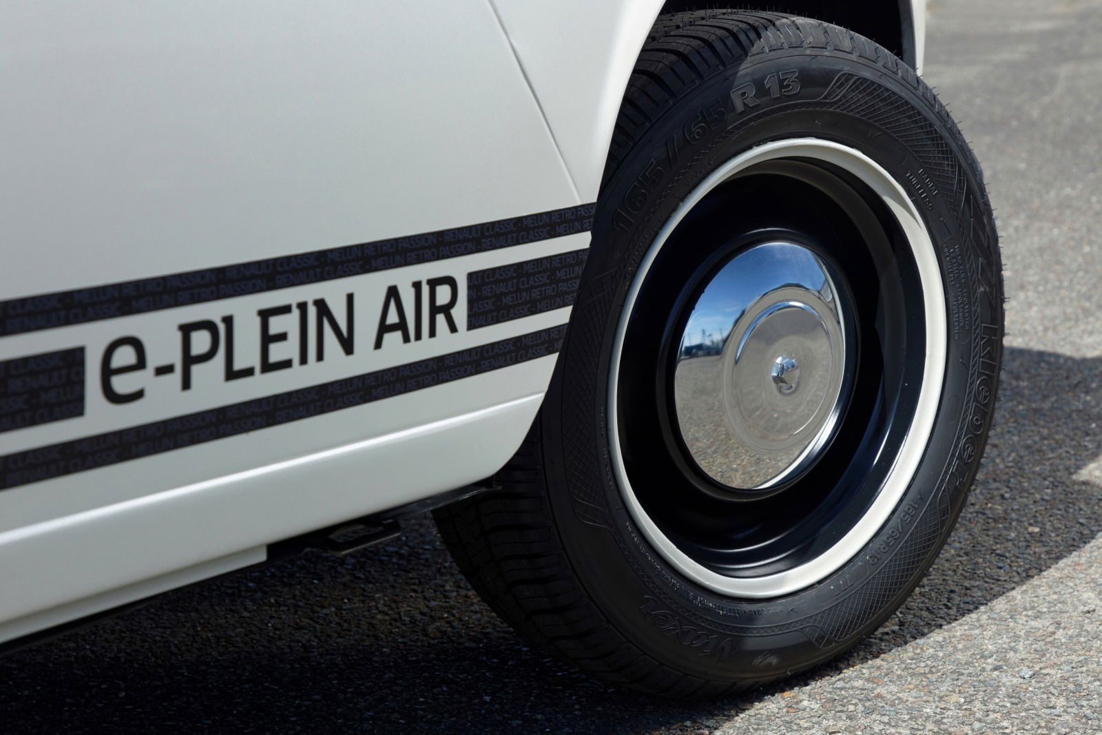 This Electric Open-Top Renault Is The 4L That 2019 Needs Immediately