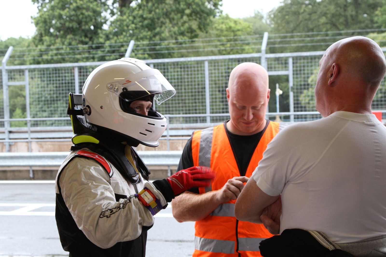 A final chat with Andy about which way the first corner goes before heading out to learn the track (FML)