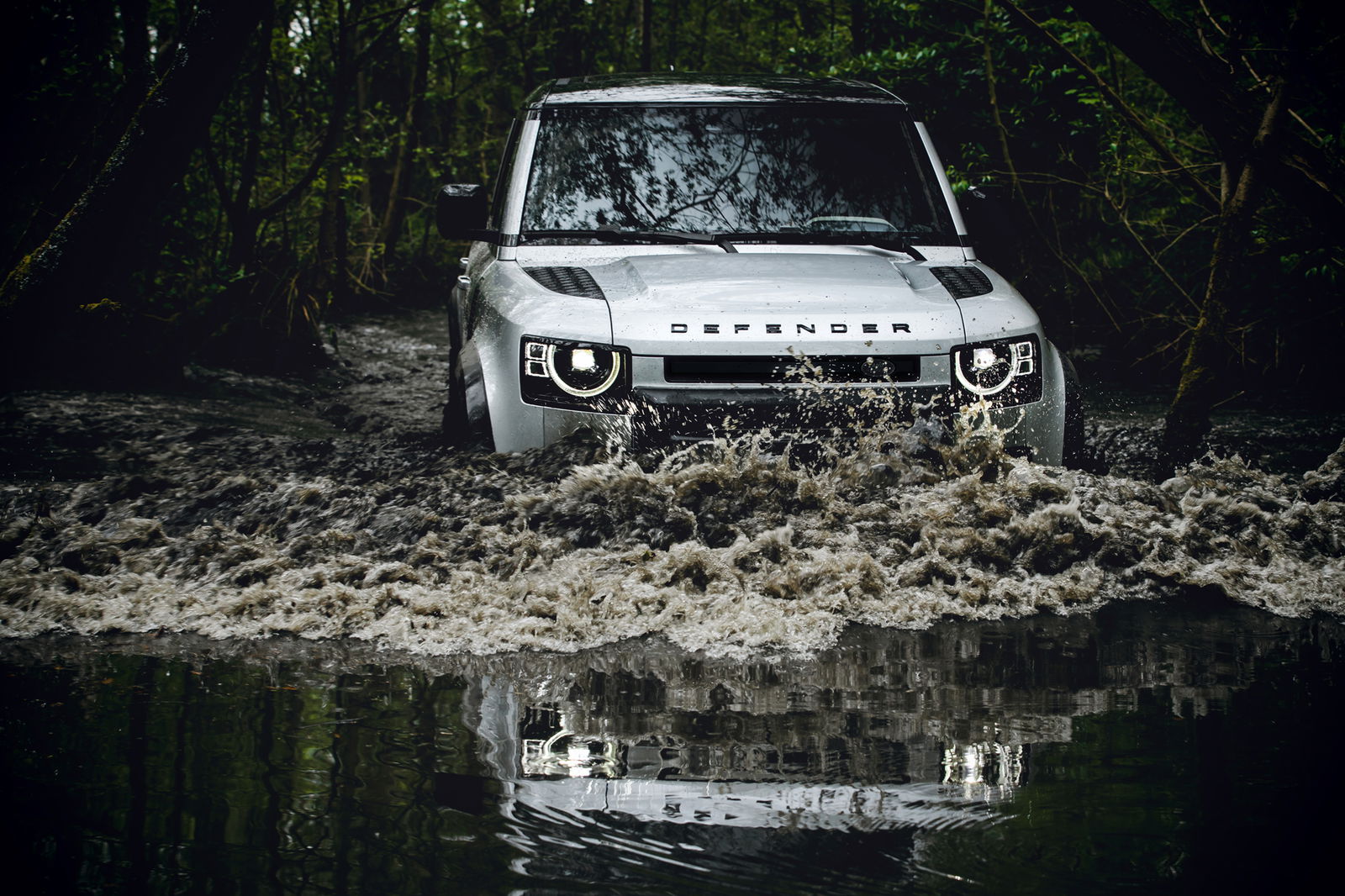 The New Land Rover Defender’s Identity Crisis Sweetens The Discovery 5