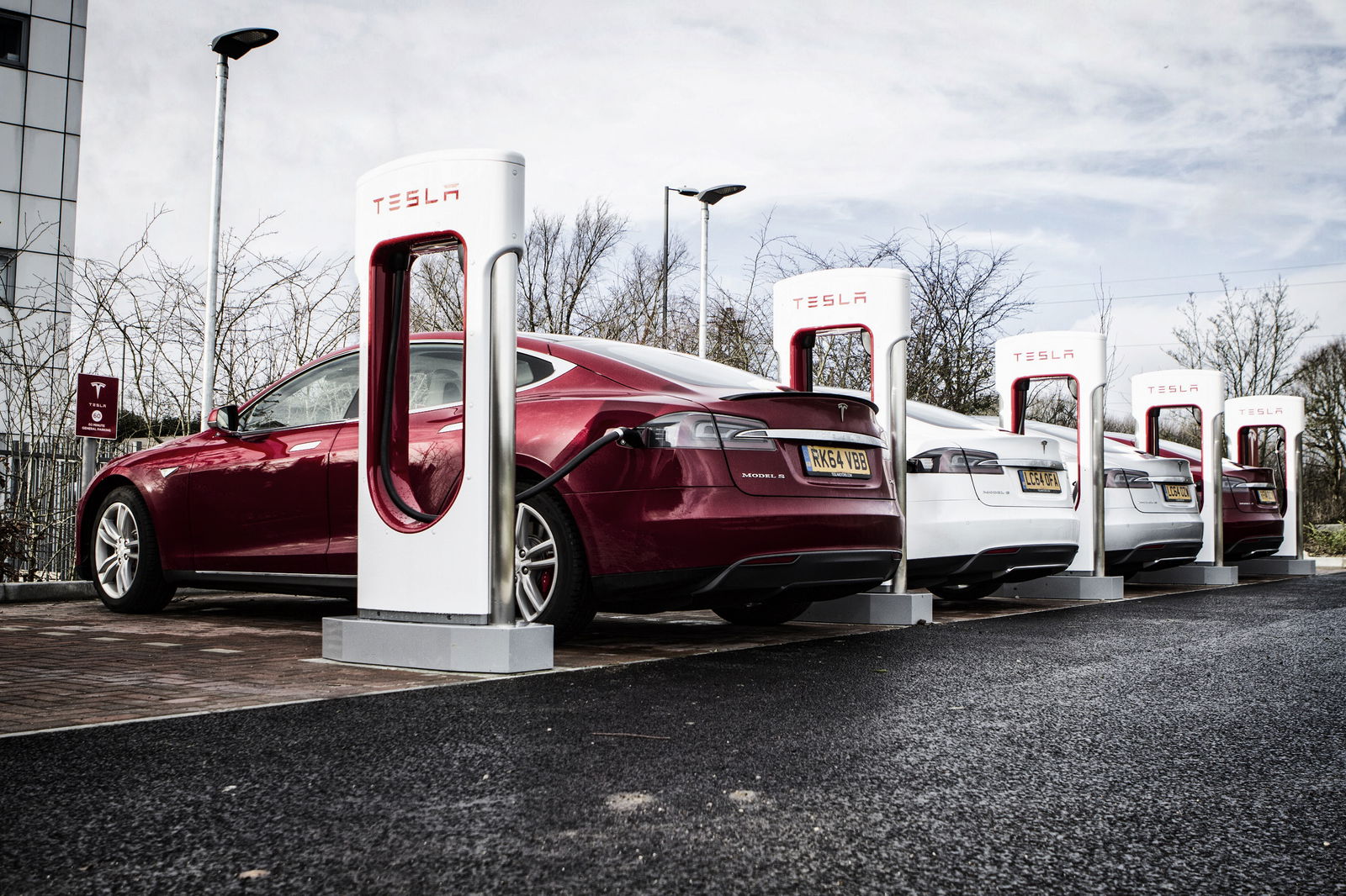 Here’s Why The Porsche Taycan Is A Tesla-Killer… And Why It Isn’t