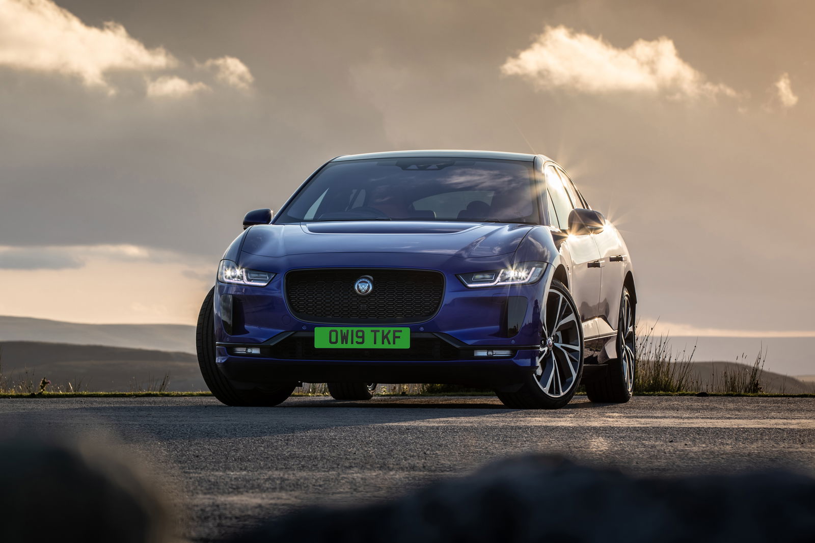 The 443bhp Hybrid Audi A8 L TFSI E Brings The Quiet, But Very Quickly