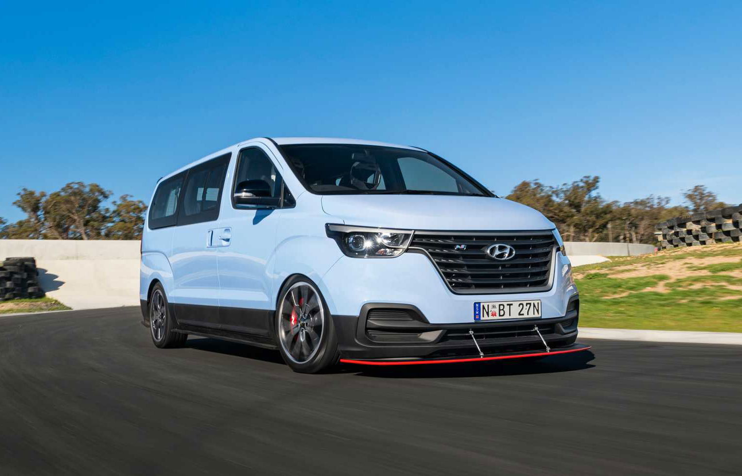 The Hyundai iMax N Is An 8-Seat Drift MPV With 402bhp