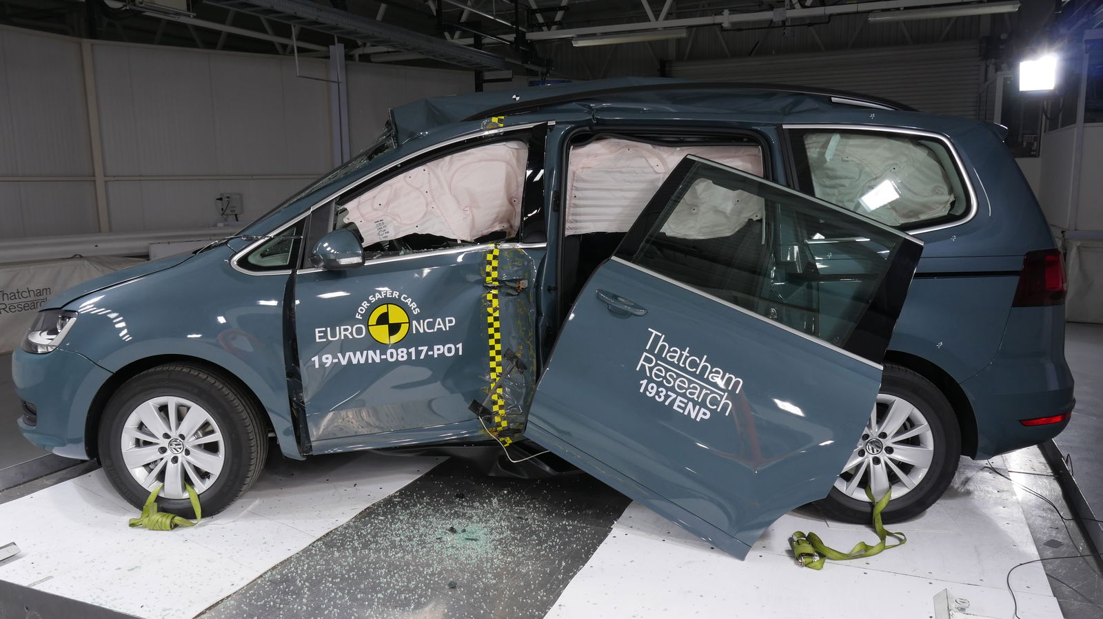 VW Sharan's Door Flies Off During Crash Test, Still Scores Four Stars