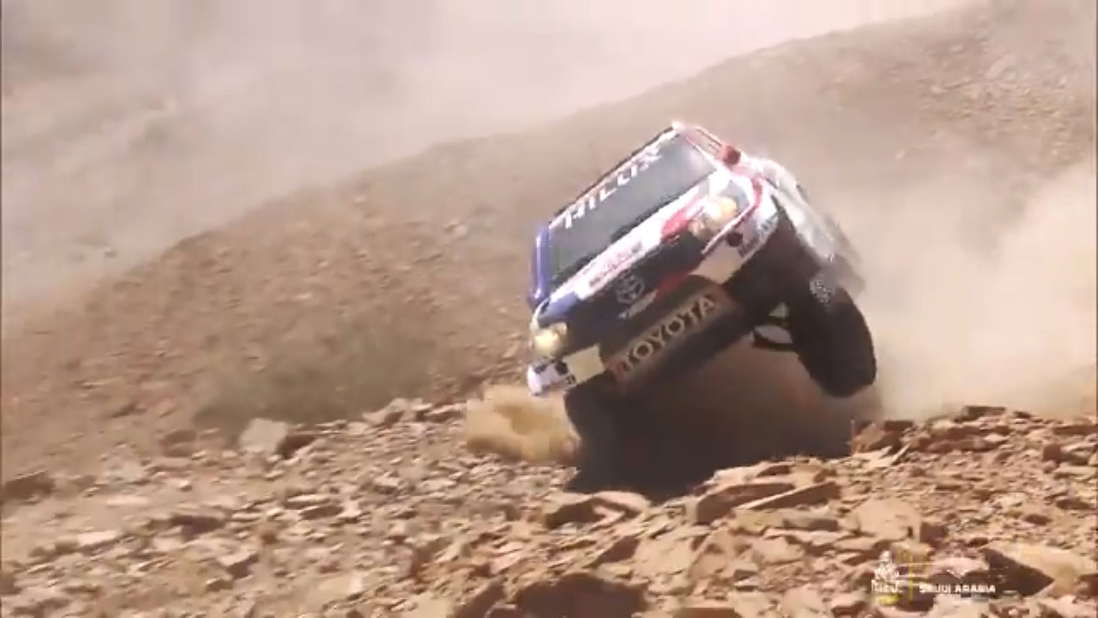 Watch A Dakar-Racing Toyota Hilux’s Axle Get Torn Out Like It’s Nothing