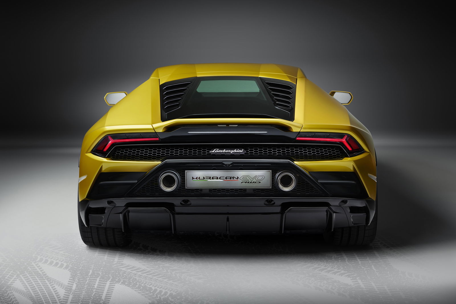 The New Lamborghini Huracan Evo RWD Is The Baby Lambo You Want