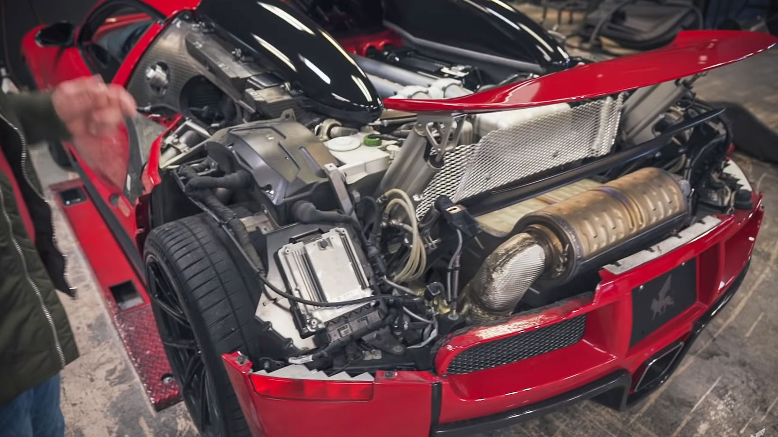 Here’s How A Half-Naked Bugatti Veyron Looks And Sounds