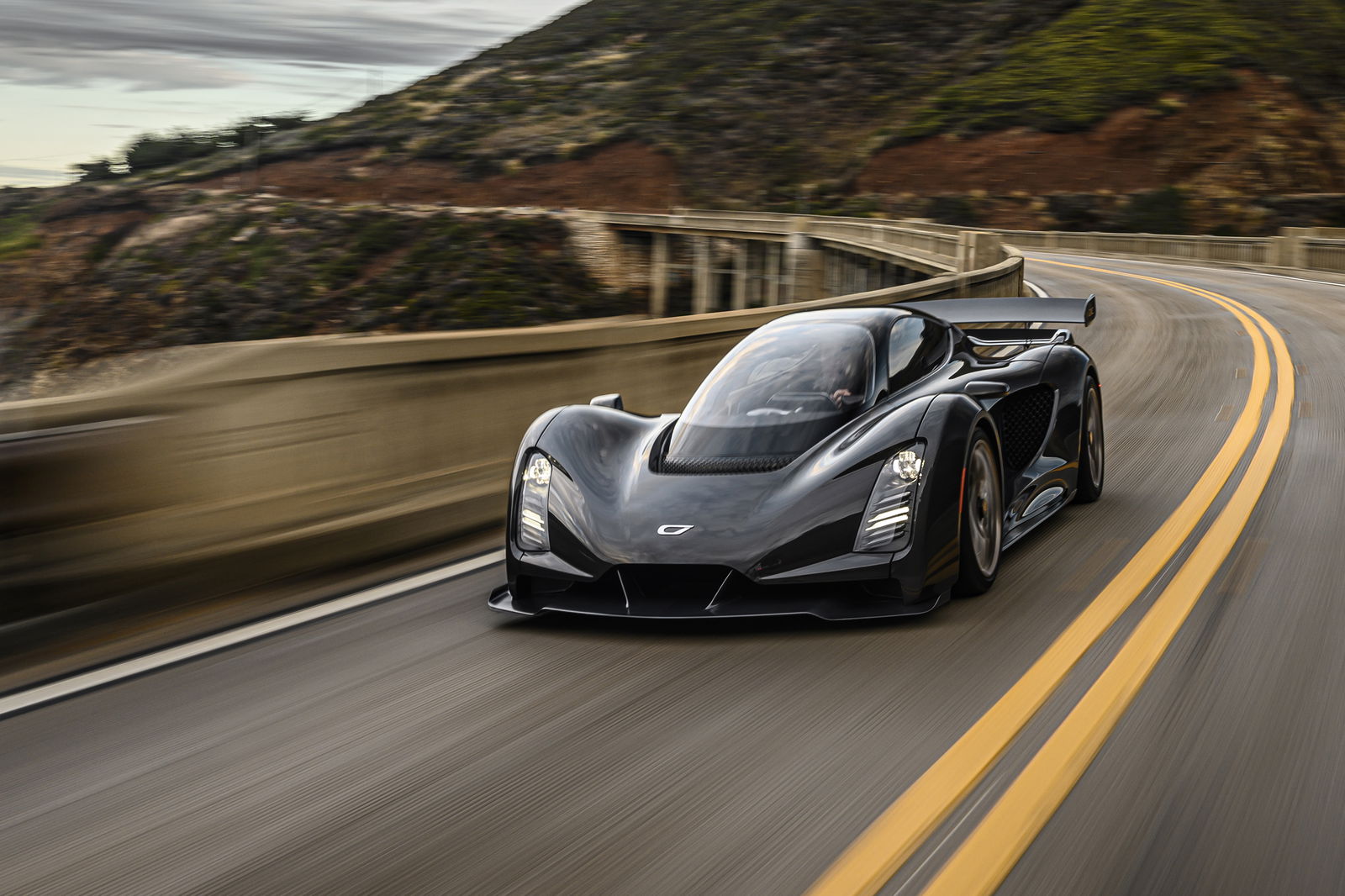 The Hybrid Czinger 21C Uses An 11,000rpm 2.9-Litre Twin-Turbo V8