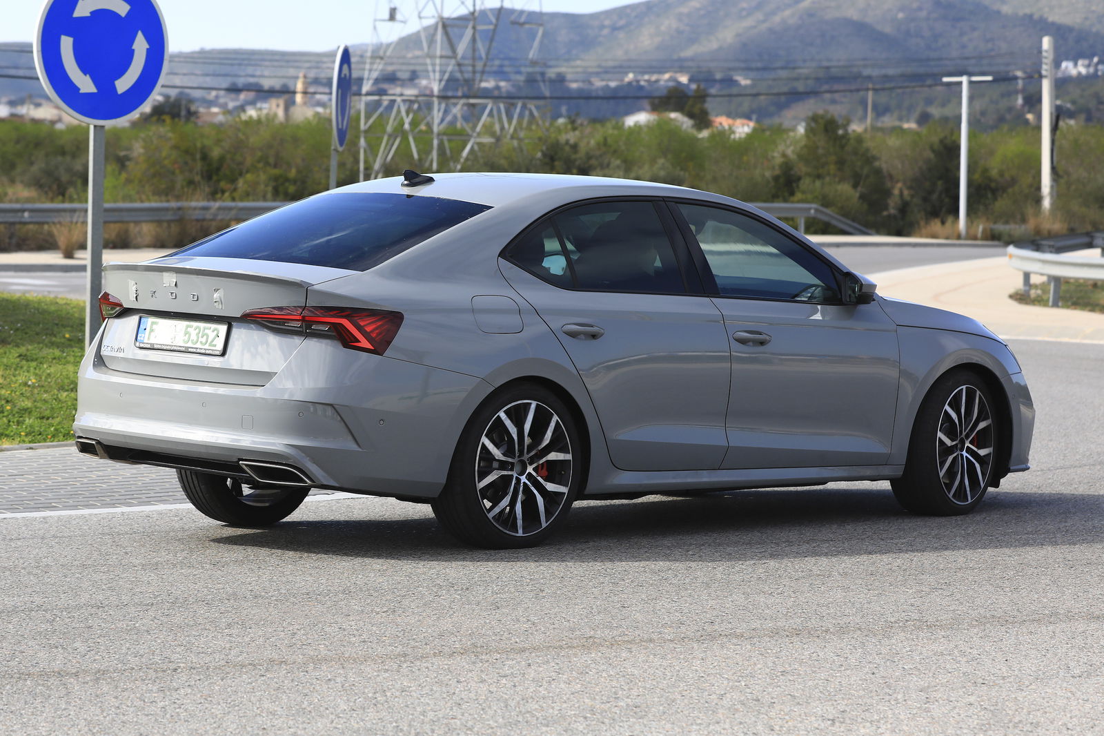 Undisguised Skoda Octavia vRS Prototype Gives Us An Early Preview